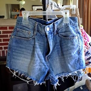 Mom short